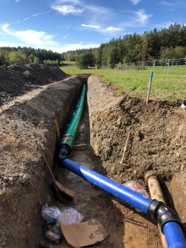 Erneuerung Kreuzungspunkt Trinkwasserleitung PE250 im Schutzrohr für Südlink-Gleichstromtrasse. Einmal in Wellsdorf und 2x bei Büna, a 36 Meter.